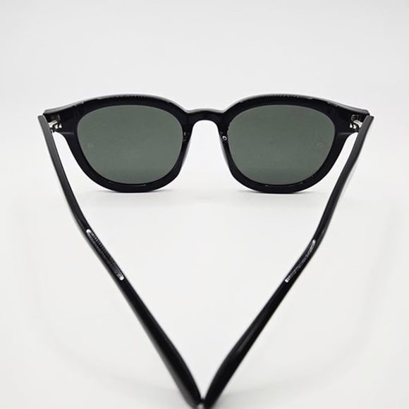 Stylish Black Sunglasses - Picture 6 of 7